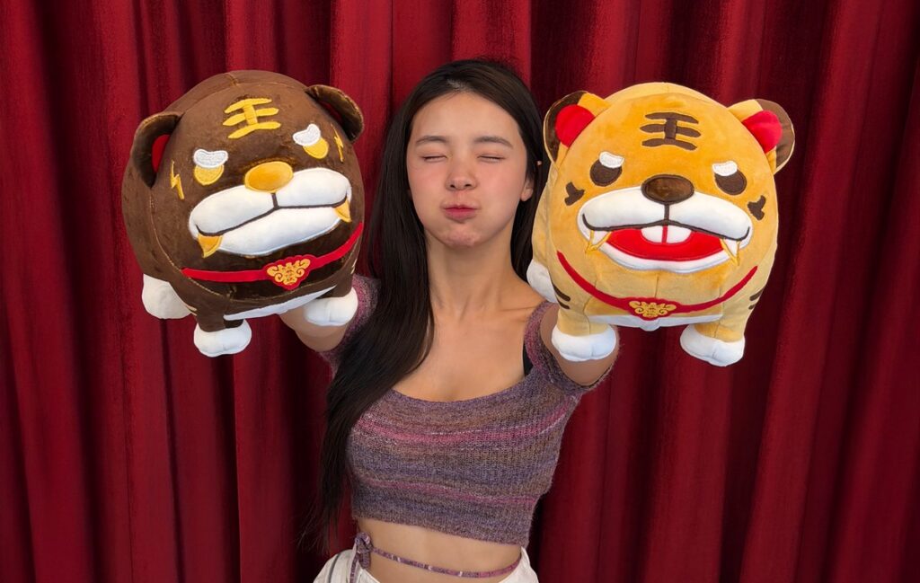 被「巷仔媽」故事打動 李多慧偕手手公益響應蓋廟祈福 被「巷仔媽」故事打動 李多慧偕手手公益響應蓋廟祈福