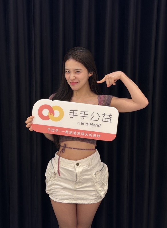 被「巷仔媽」故事打動 李多慧偕手手公益響應蓋廟祈福 被「巷仔媽」故事打動 李多慧偕手手公益響應蓋廟祈福