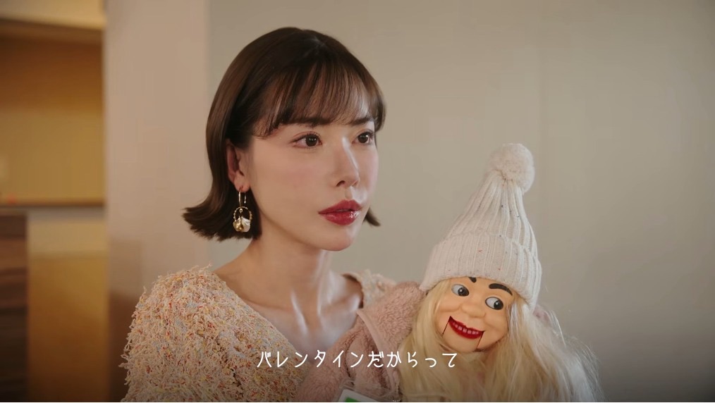 暗黑界女神跨界爆紅!日本知名聲優花澤香菜、雨宮天為娛樂城手遊角色獻聲 邀請深田詠美合作日式幽默短劇。(圖/業者 提供)