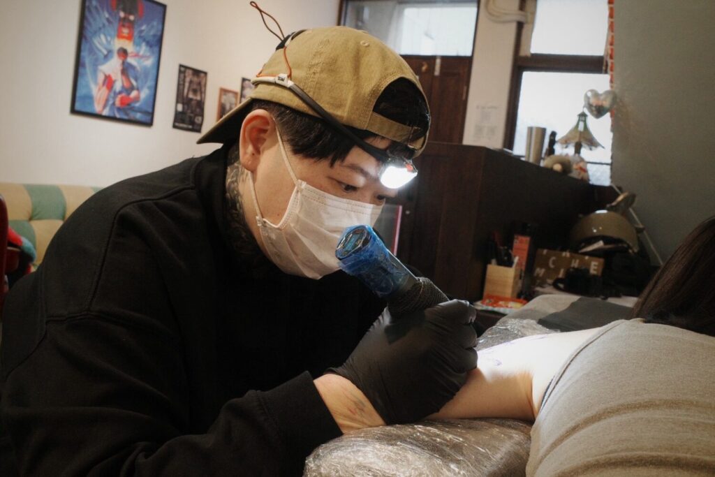 台灣最有溫度的「527刺青室」鍾幸容 她環島刺青、救援浪浪、透過刺青療癒他人 台灣最有溫度的「527刺青室」鍾幸容 她環島刺青、救援浪浪、透過刺青療癒他人