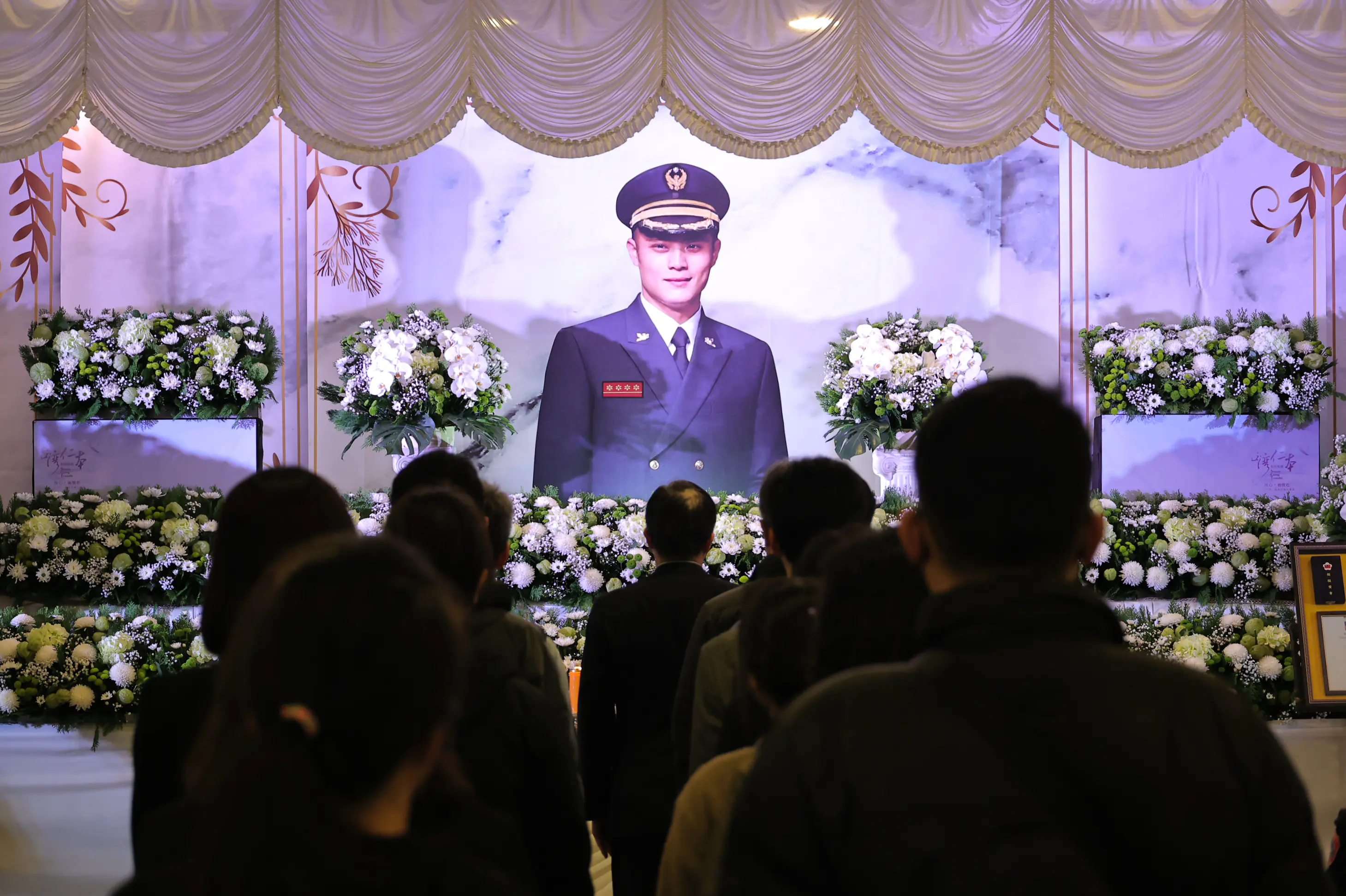 烈火忠魂！英勇殉職消防分隊長詹能傑公祭　基隆市府覆旗追思