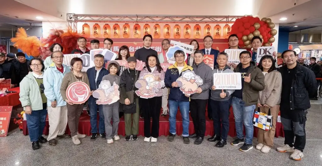 蔣萬安走街拜年!白爛貓專車吸睛 台北年貨大街熱鬧開跑 蔣萬安走街拜年!白爛貓專車吸睛 台北年貨大街熱鬧開跑