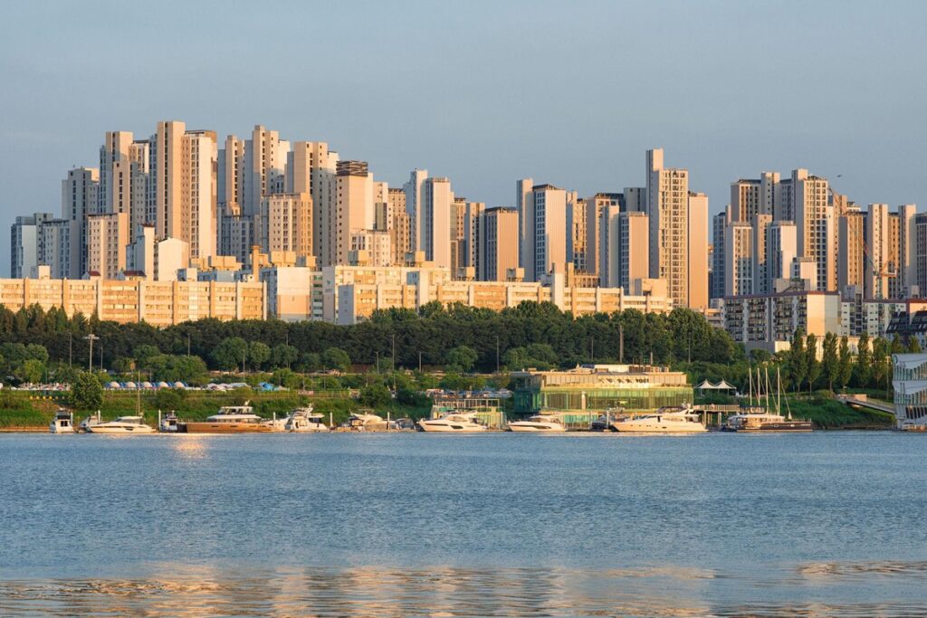 首爾公寓漲勢降溫 一個月來首度放緩、市場靜待供給政策發酵 首爾公寓漲勢降溫 一個月來首度放緩、市場靜待供給政策發酵