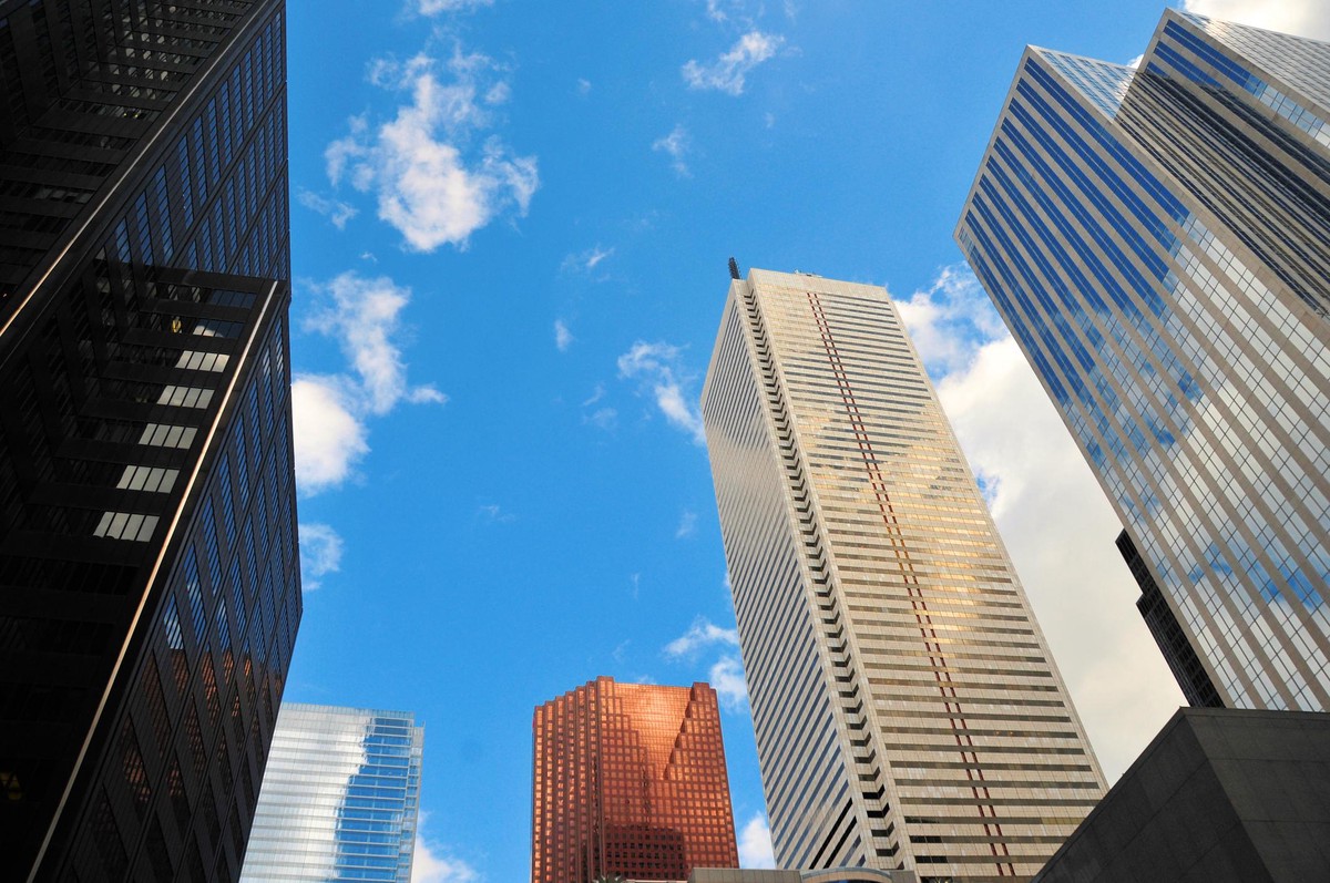 加拿大股市強勢反攻 本土偏好受考驗、低估值成資金新避風港 加拿大股市強勢反攻 本土偏好受考驗、低估值成資金新避風港