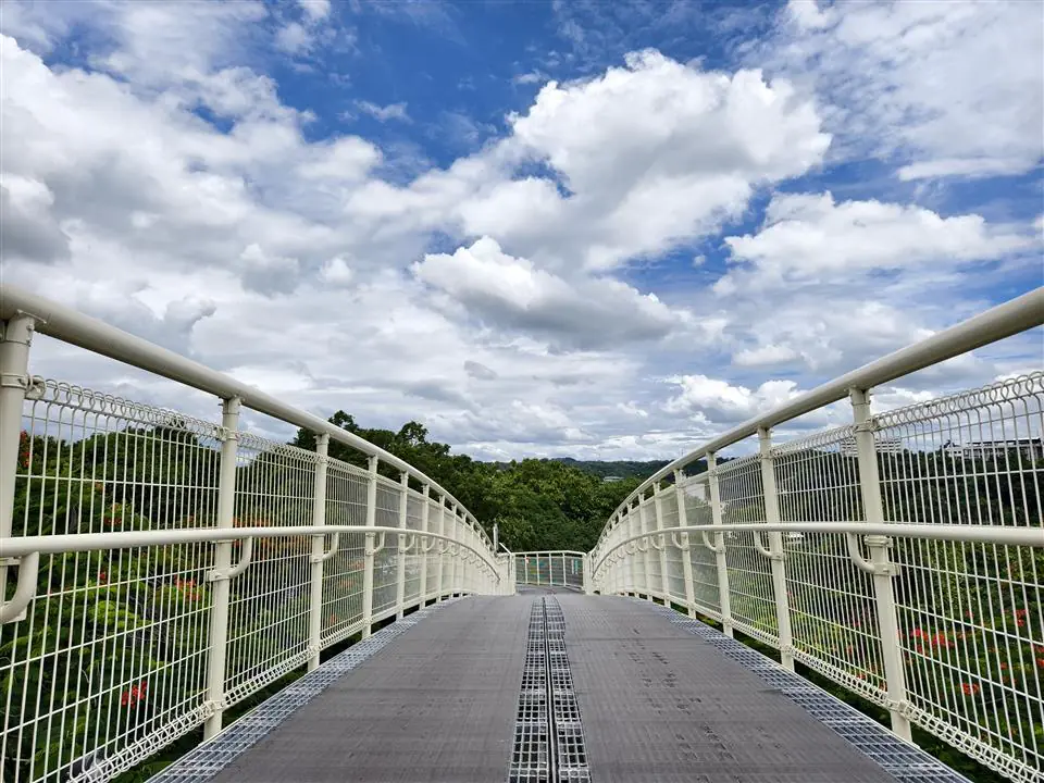 提升遊憩安全與舒適度!八卦山天空步道橋面板改善工程 3月9日起全線封閉暫停開放 提升遊憩安全與舒適度!八卦山天空步道橋面板改善工程 3月9日起全線封閉暫停開放