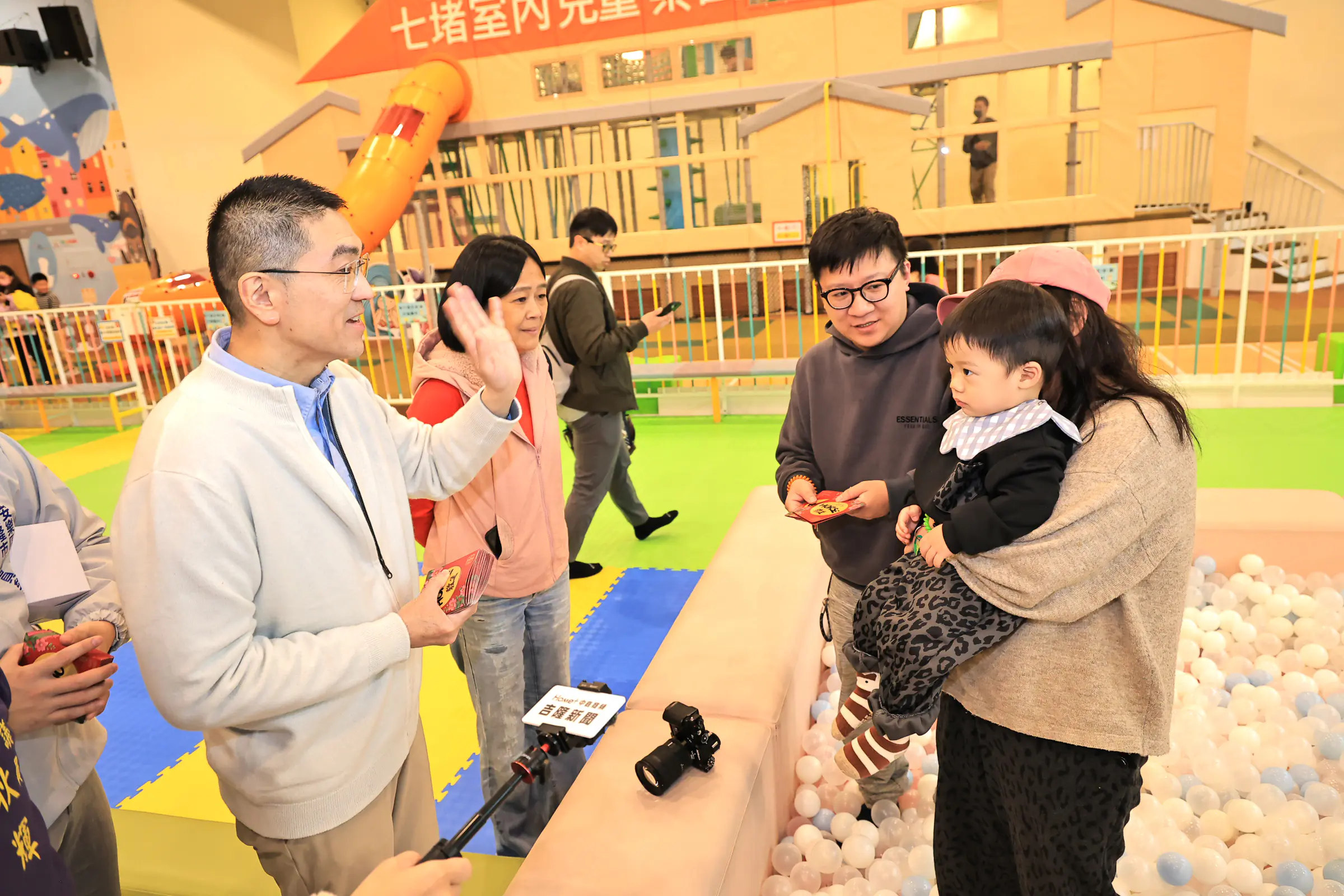 基隆室內兒童樂園突破50萬人次 謝國樑初四與孩同樂慰勉第一線人員 基隆室內兒童樂園突破50萬人次 謝國樑初四與孩同樂慰勉第一線人員