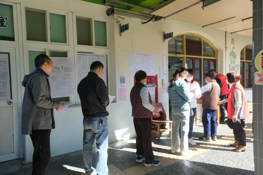 民主一定更自由嗎?當制度運作遇上現實風險 民主一定更自由嗎?當制度運作遇上現實風險