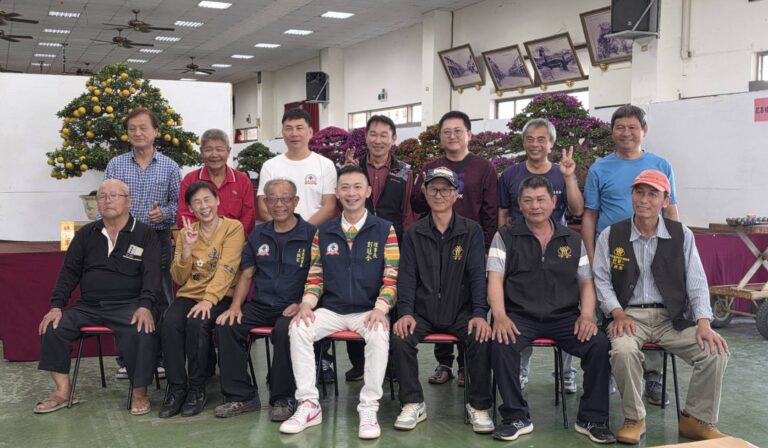 「鹽水月港武廟」新春盛事！  市長黃偉哲除夕發紅包  議員沈家鳳攜手盆栽大展接力登場