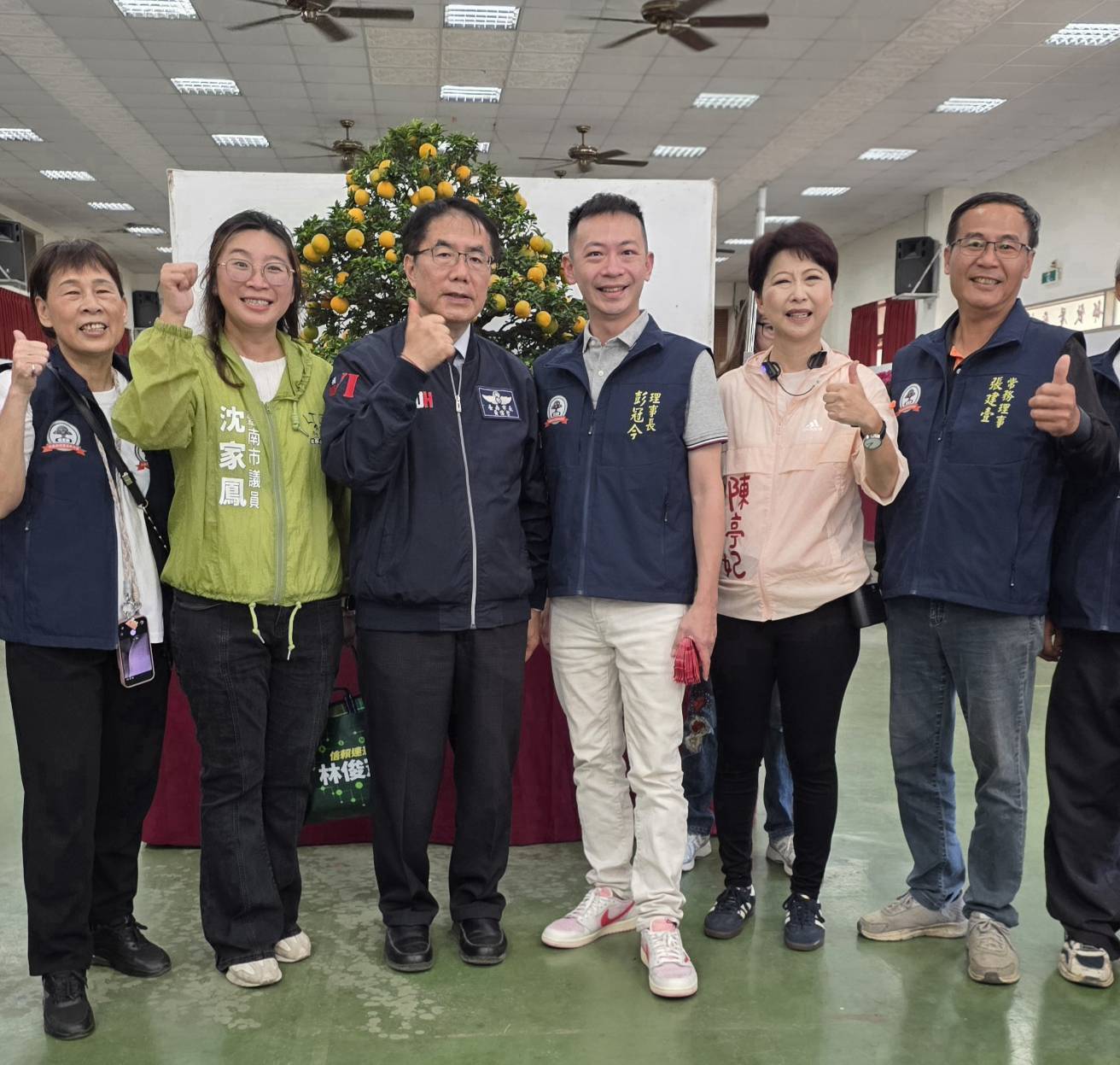 除夕添喜! 台南市長黃偉哲發紅包賀歲力薦 「沈家鳳與彭冠今」帶動盆栽大展盛大登場 除夕添喜! 台南市長黃偉哲發紅包賀歲力薦 「沈家鳳與彭冠今」帶動盆栽大展盛大登場