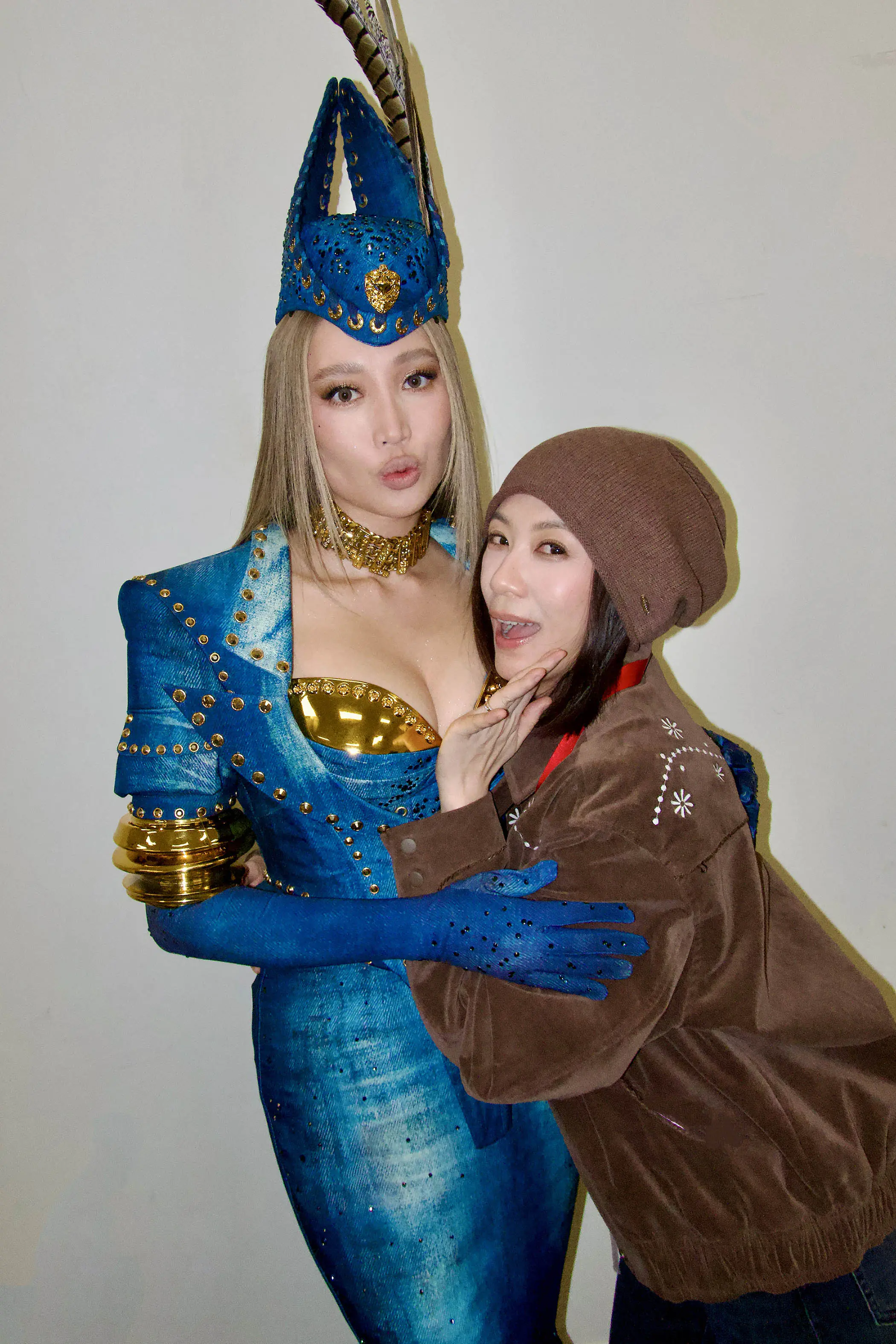 A-Lin 成都站氣勢登場 金句連發坐右邊看腿要加錢 樓上看長輩要加更多 A-Lin 成都站氣勢登場 金句連發坐右邊看腿要加錢 樓上看長輩要加更多