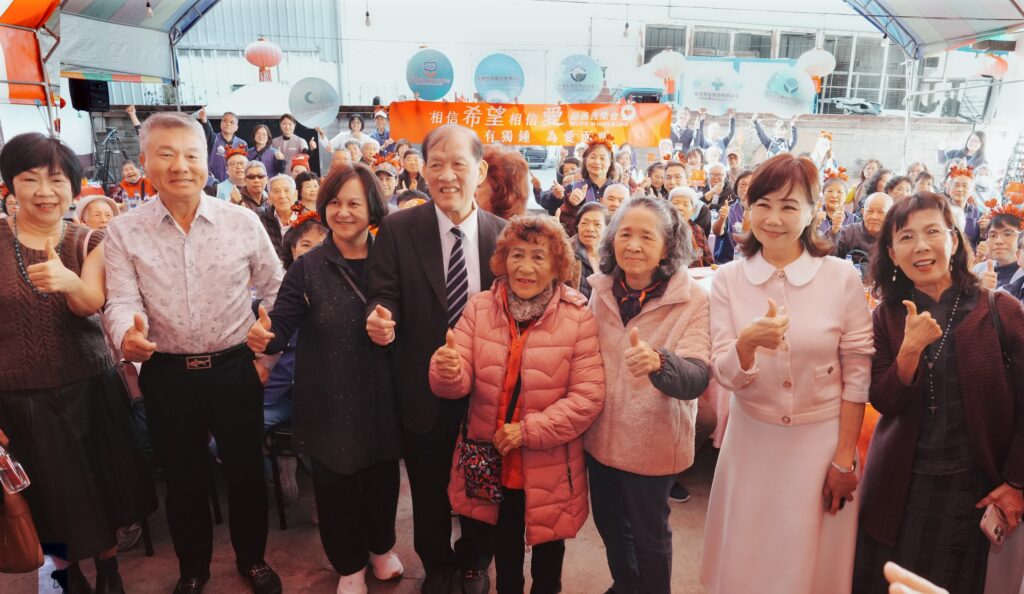 中醫大附醫與林增連基金會攜手送暖 伴百位獨居長輩團圓迎新年 4 DSC09114 1024x594 1