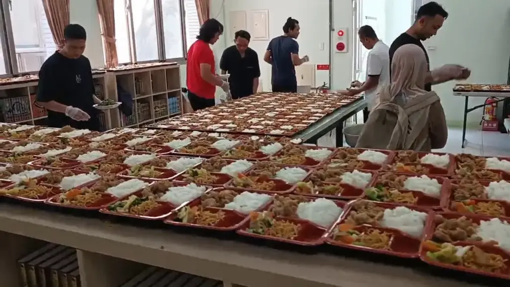 見過便當山便當海嗎? 今天出現在台中清真寺 見過便當山便當海嗎? 今天出現在台中清真寺