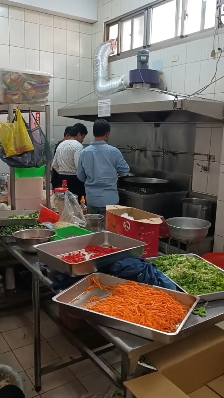 見過便當山便當海嗎? 今天出現在台中清真寺 見過便當山便當海嗎? 今天出現在台中清真寺