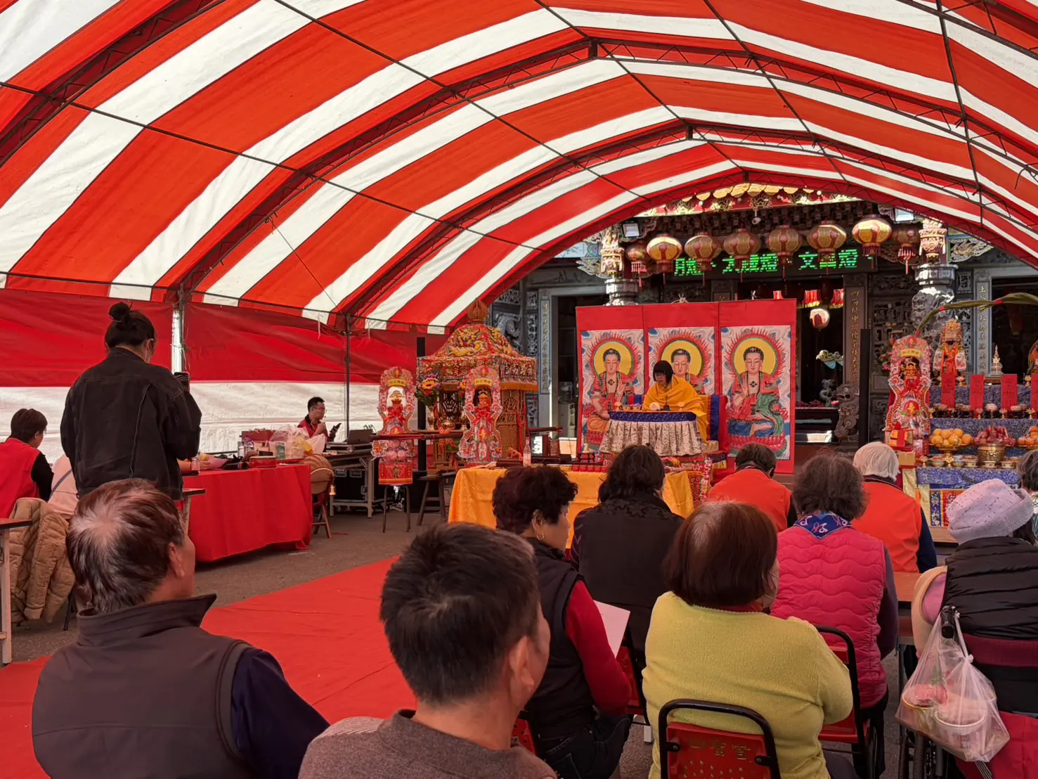 黑面媽祖走進長照現場 「寶光宮」從法壇走到阿公、阿嬤身邊的慈悲實踐