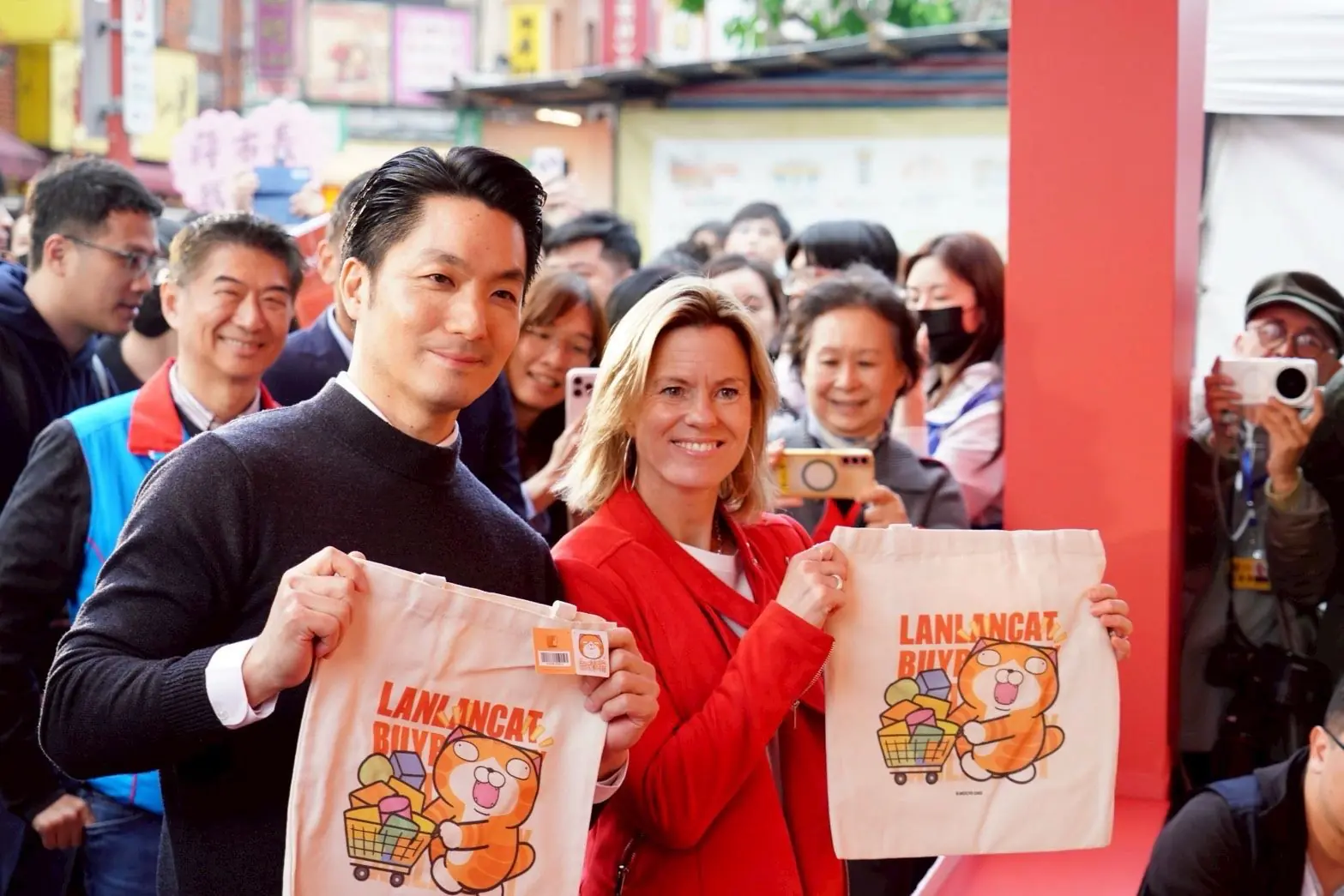 蔣萬安宣布年貨大街開跑 盛讚迪化街是臺北城市名片 蔣萬安宣布年貨大街開跑 盛讚迪化街是臺北城市名片