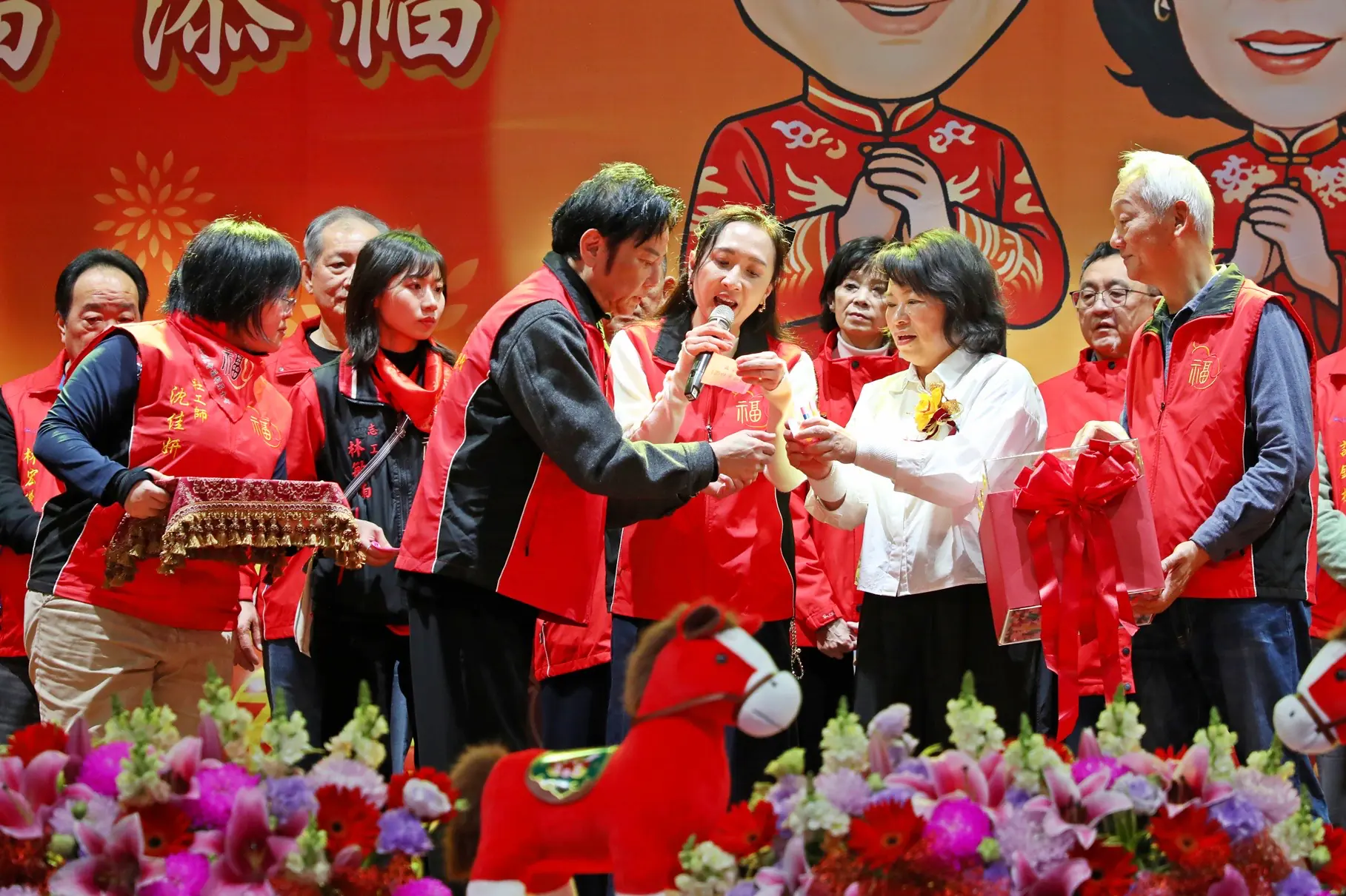 黃敏惠表揚奮發學子　福添福圍爐餐會溫暖雲嘉千人心