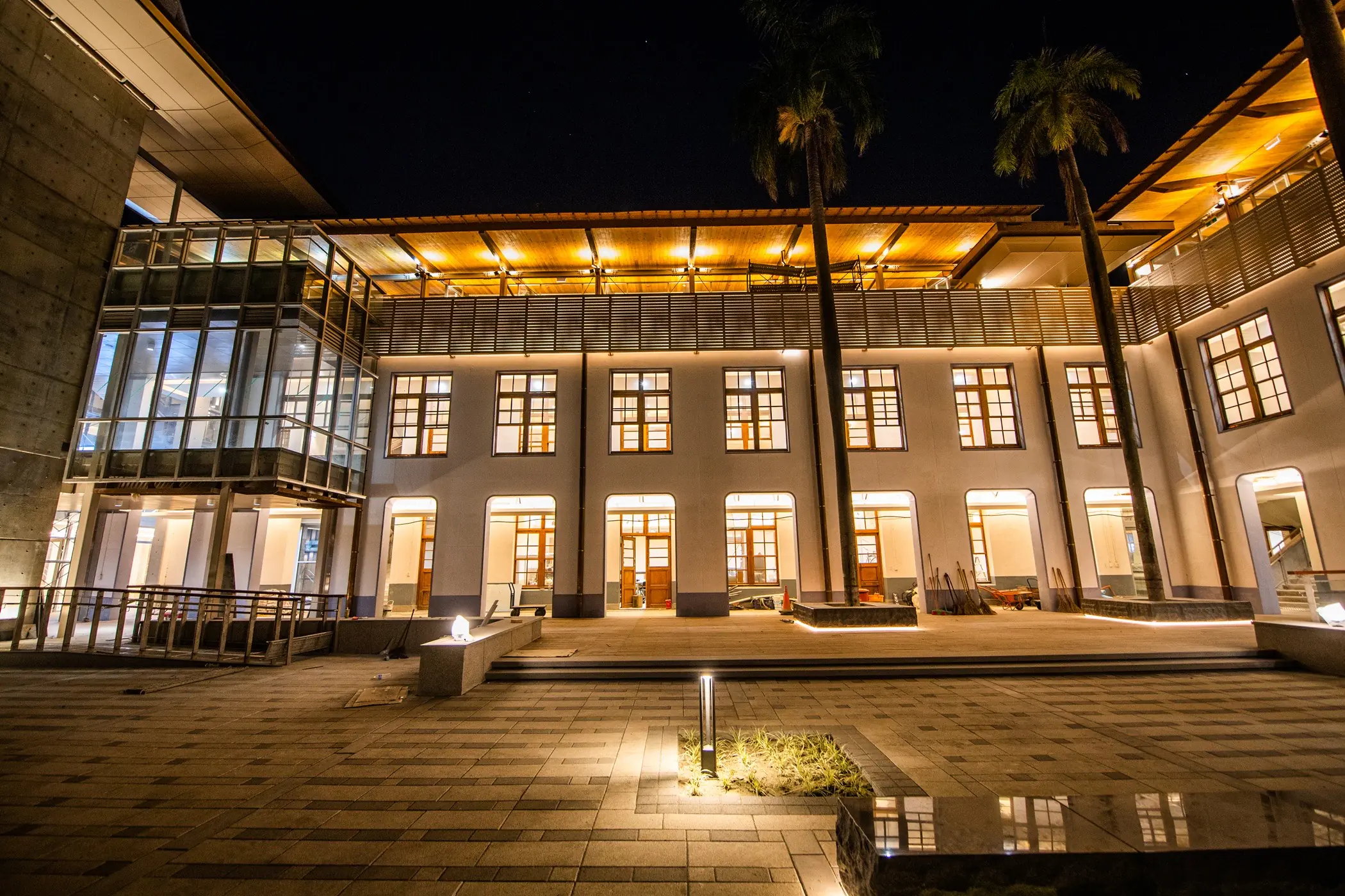 走過一甲子!舊嘉義市公所風華再現 除夕點燈亮相 走過一甲子!舊嘉義市公所風華再現 除夕點燈亮相