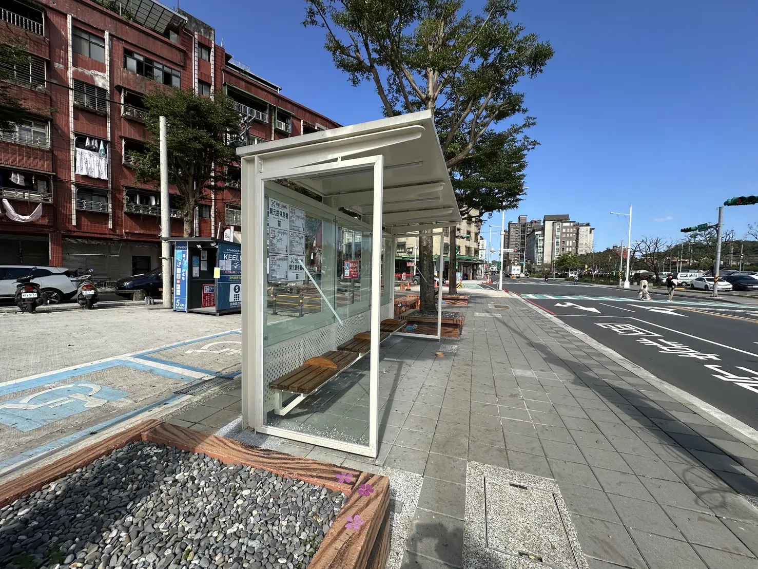 基隆公車處完成新建及汰換14處候車亭 新年迎新候車環境更用心 基隆公車處完成新建及汰換14處候車亭 新年迎新候車環境更用心