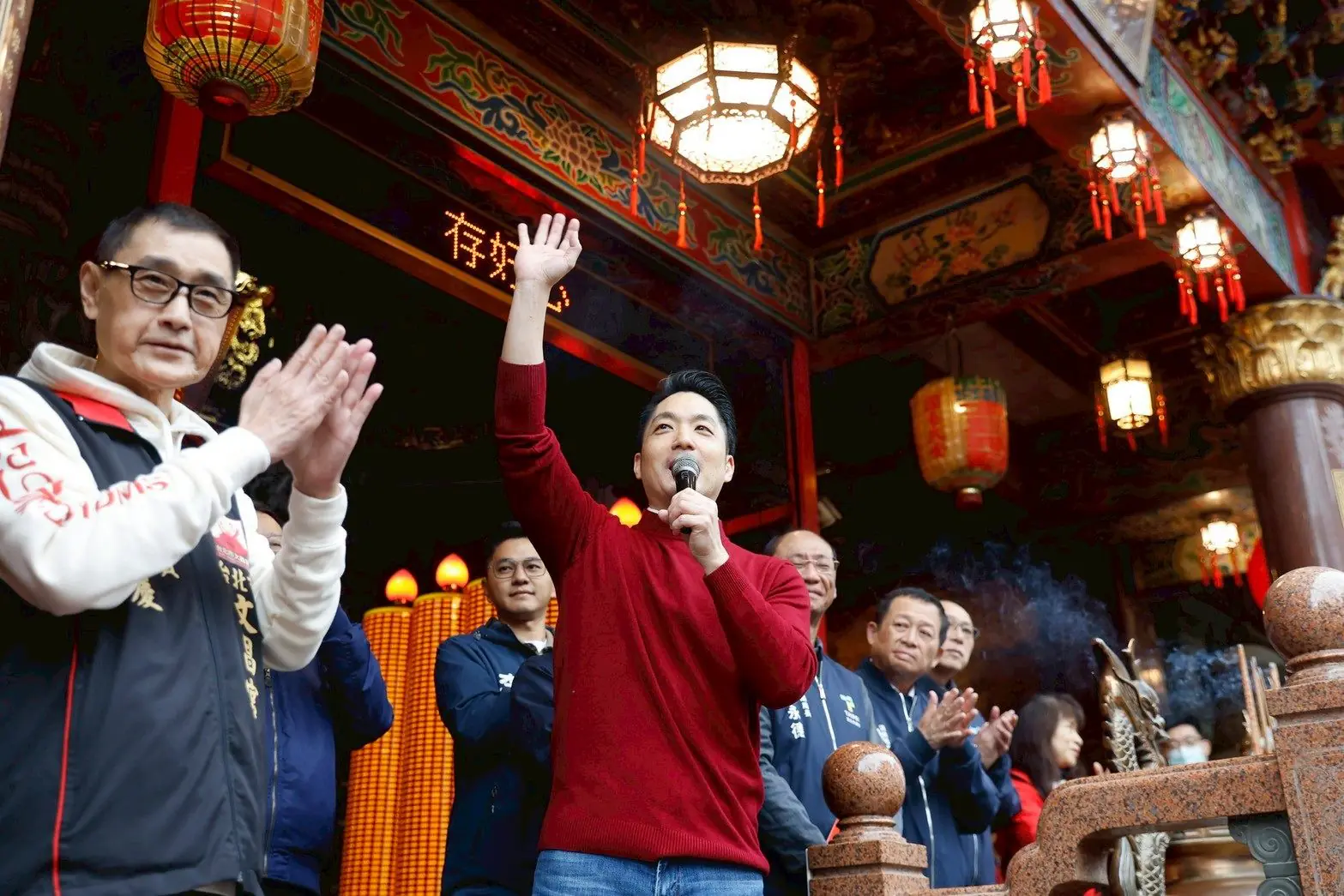 蔣萬安大年初一走春祈福 連訪11間廟宇祝「馬年行大運」 蔣萬安大年初一走春祈福 連訪11間廟宇祝「馬年行大運」