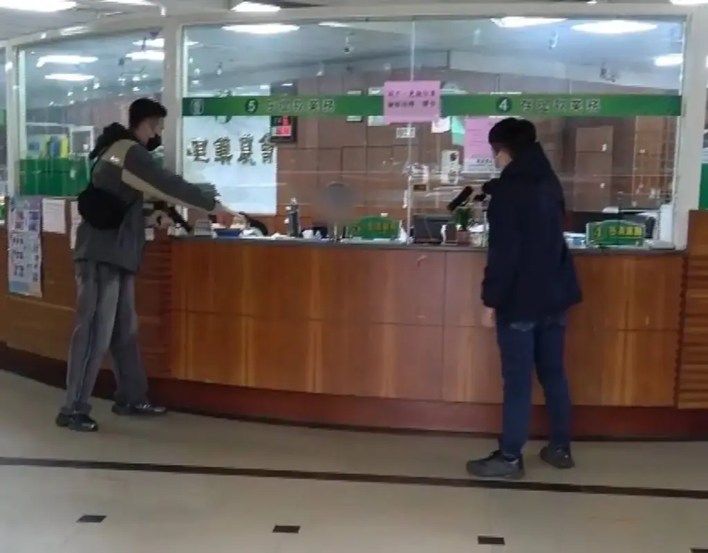 年關將近護治安 埔里分局金融防搶演練 逼真登場 年關將近護治安 埔里分局金融防搶演練 逼真登場