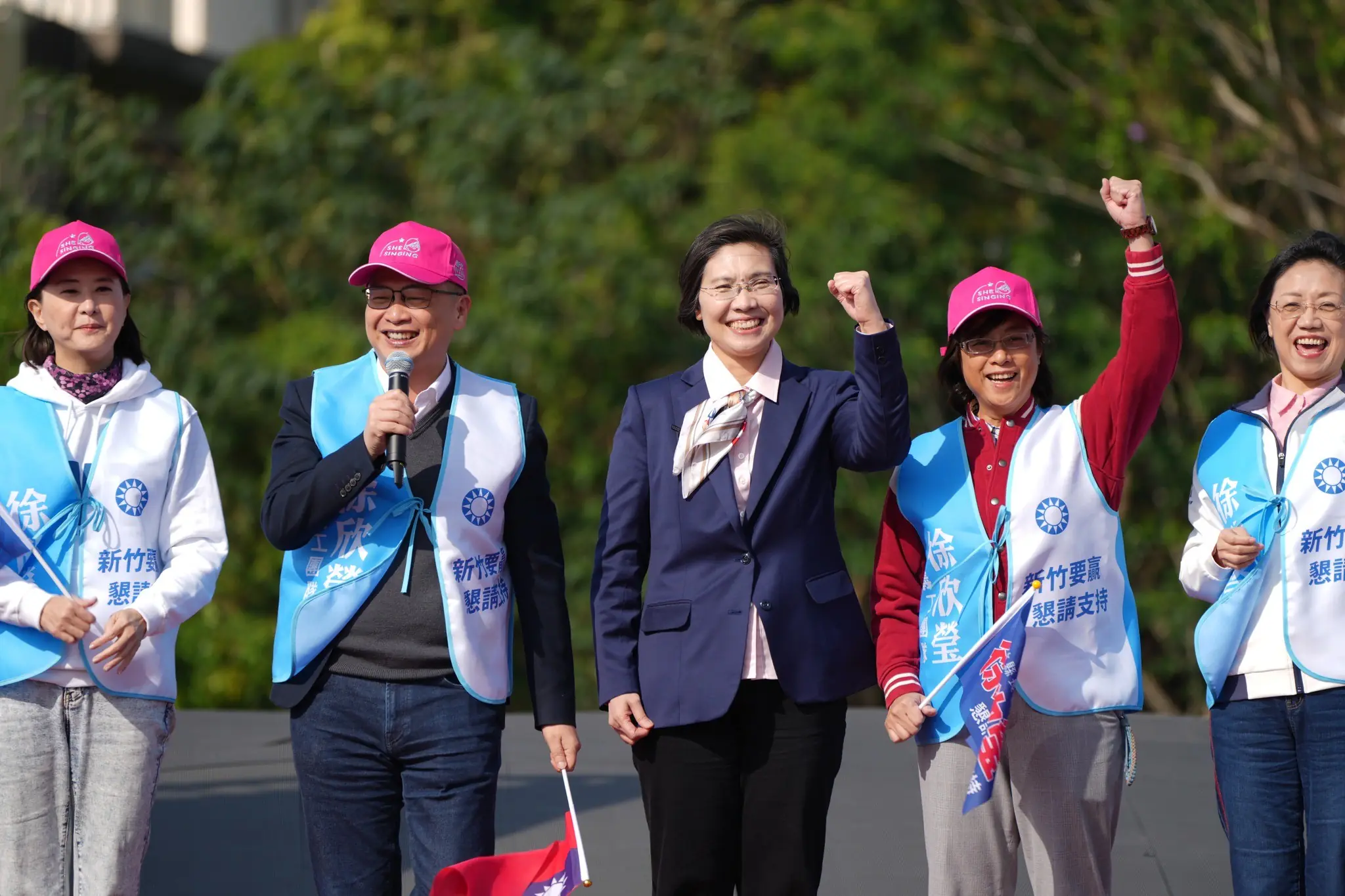 兩大「戰神」羅智強、王鴻薇跨區力挺徐欣瑩:新竹需要「懂科技、有戰力」的縣長 兩大「戰神」羅智強、王鴻薇跨區力挺徐欣瑩:新竹需要「懂科技、有戰力」的縣長
