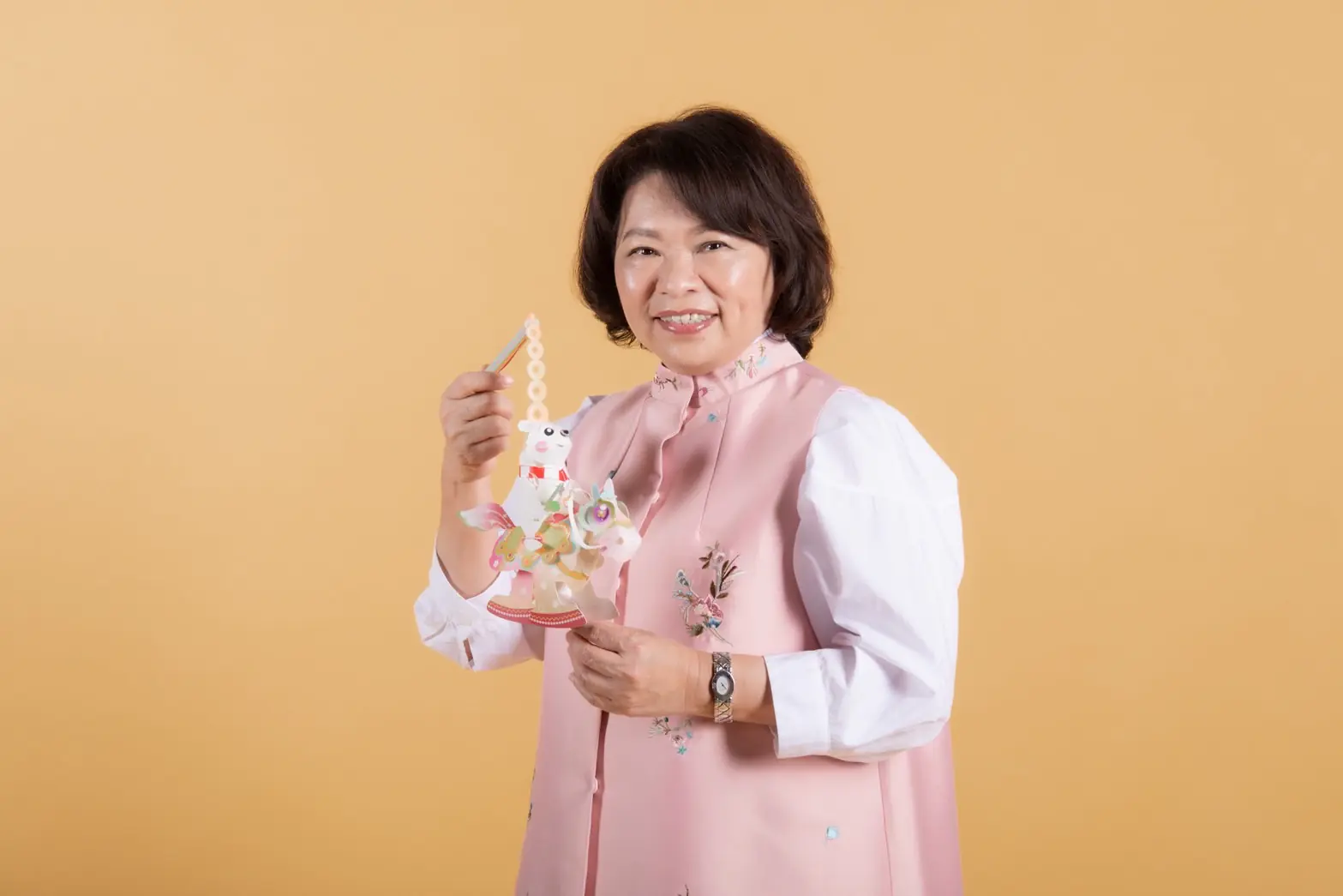 大師操刀!嘉義市馬年小提燈「馬上熊賀」亮相 2/24起文化公園限量發放 大師操刀!嘉義市馬年小提燈「馬上熊賀」亮相 2/24起文化公園限量發放