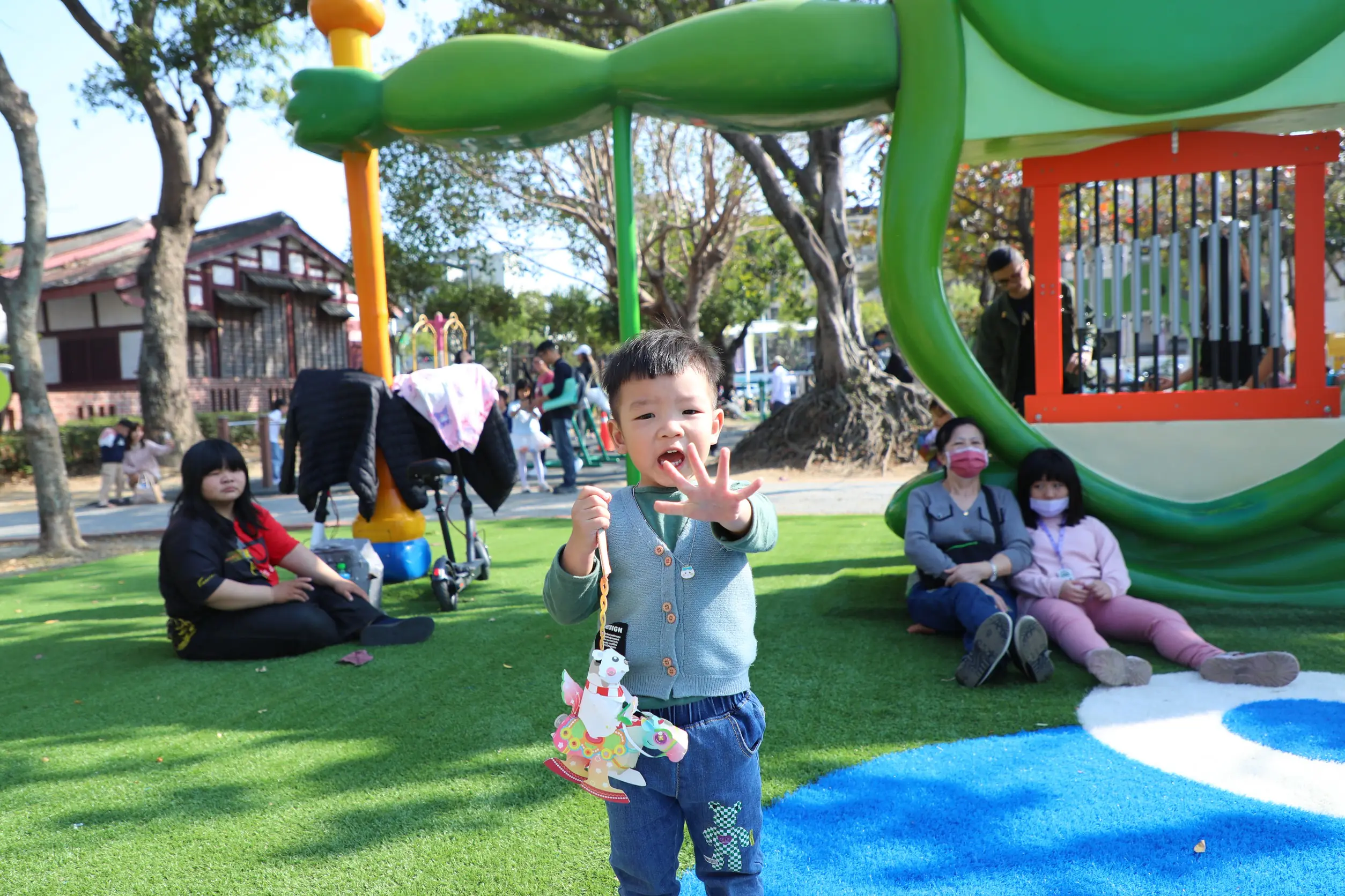 大師操刀！嘉義市馬年小提燈「馬上熊賀」亮相　2/24起文化公園限量發放