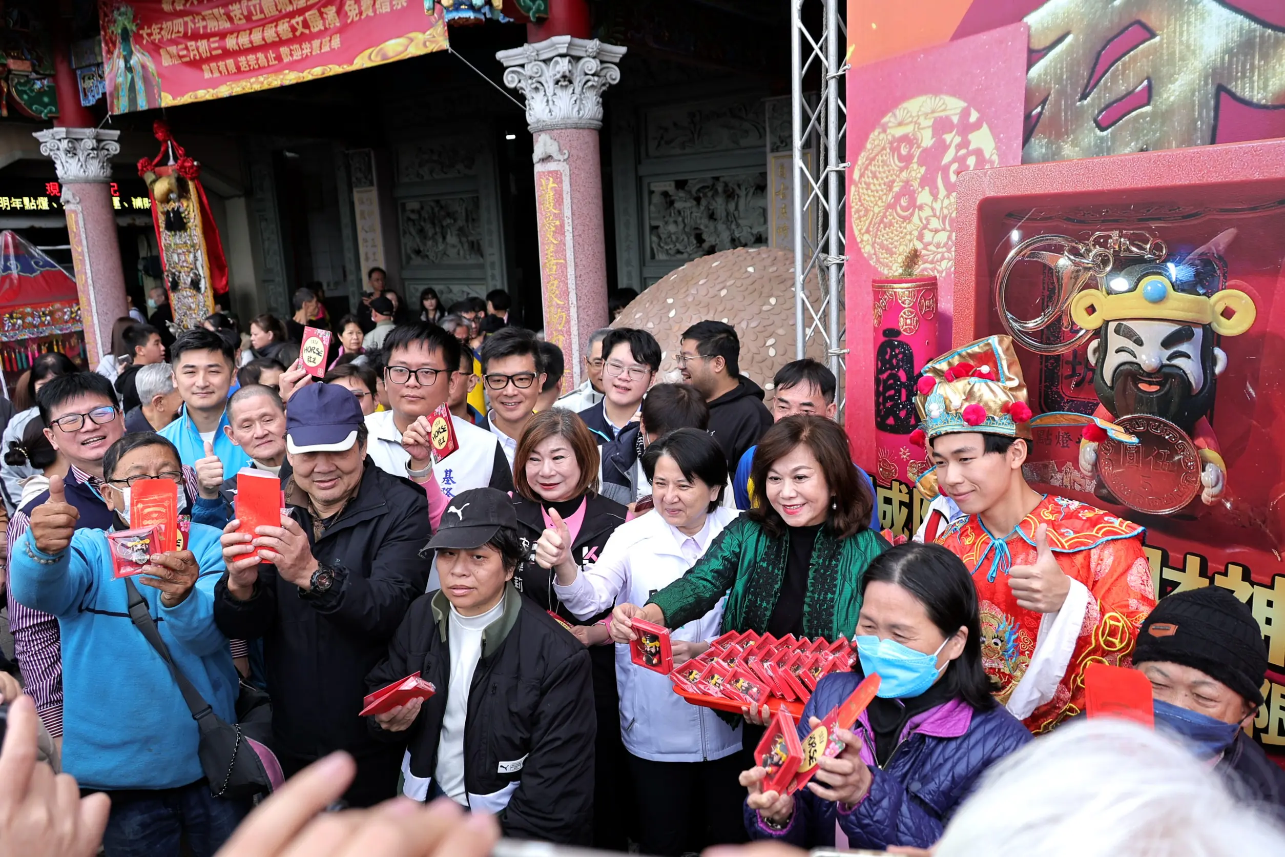 初四迎神!基隆城隍廟六千份發財金秒殺 初四迎神!基隆城隍廟六千份發財金秒殺