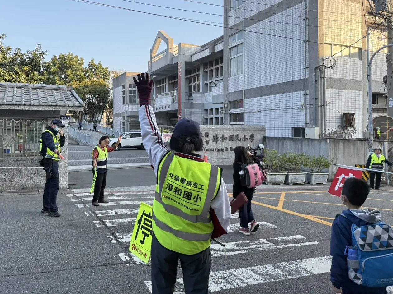 開學了！南投警啟動護童專案　伴學童安心啟航