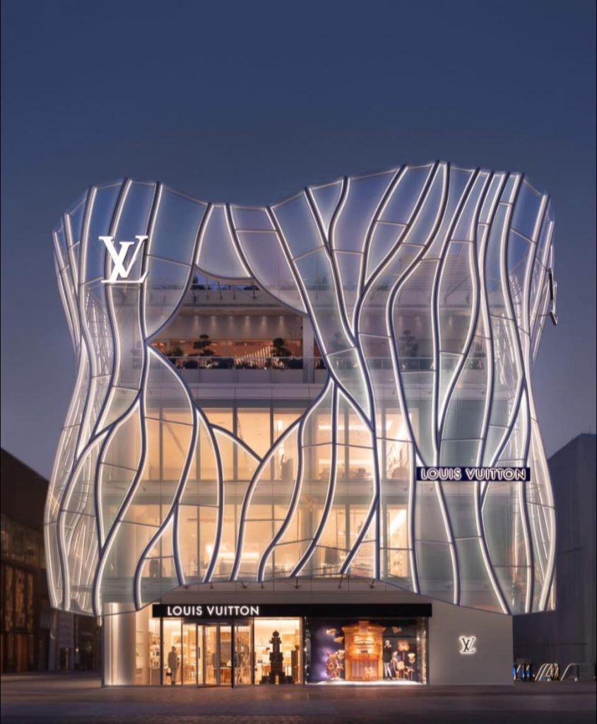 《精品軟實力》 蕾絲建築LV Cafe全球輸出 《精品軟實力》 蕾絲建築LV Cafe全球輸出