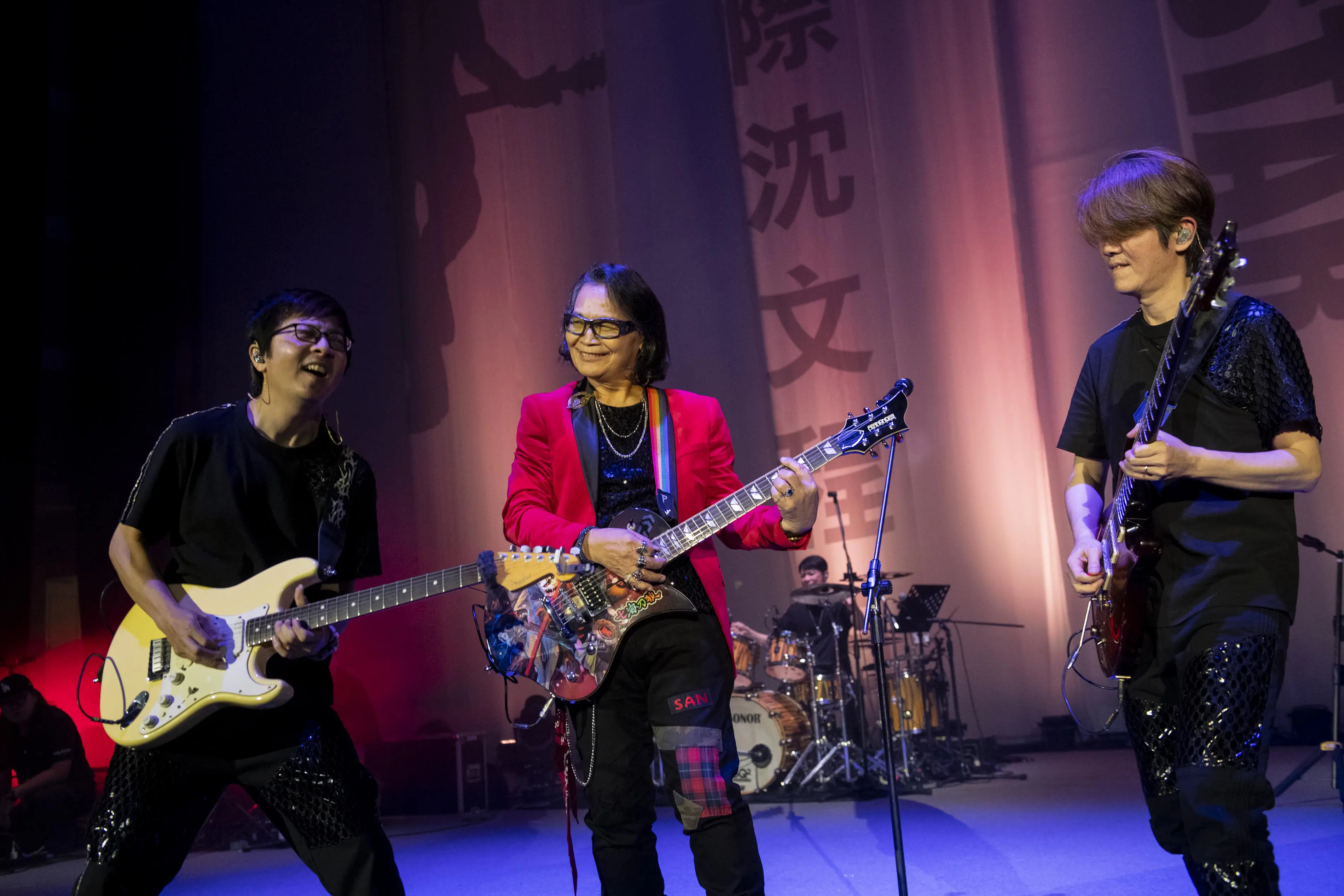 沈文程近期「高齡換照新制」代言人 及連續四年擔任消防署消防大使的公益形象深植人心 沈文程近期「高齡換照新制」代言人 及連續四年擔任消防署消防大使的公益形象深植人心