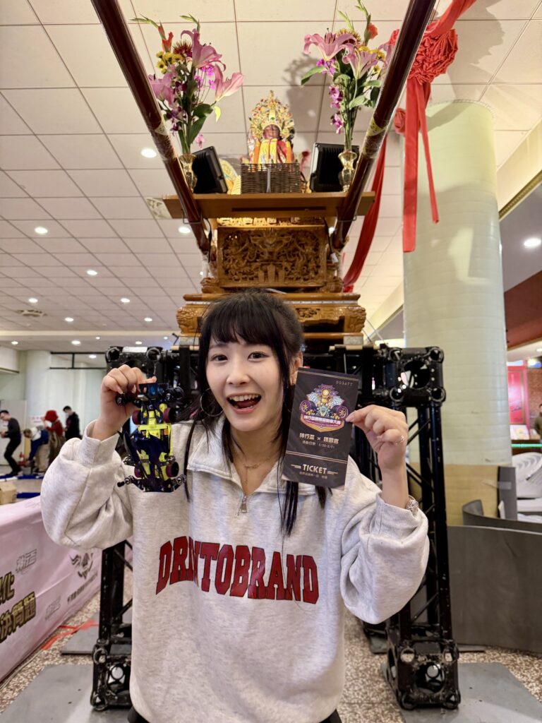 草爺、柯大堡發起第一屆「神行盃國際四驅車大賽」首創「四驅車+ 鑽轎底」讓新年好運加速 38 S 238272540