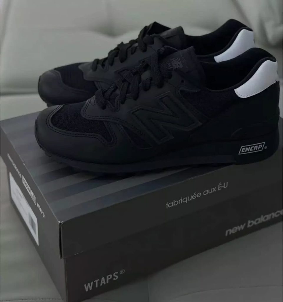 經典工裝魂再臨:WTAPS x New Balance 1300 “Black White” 2月20日矚目登場 經典工裝魂再臨:WTAPS x New Balance 1300 “Black White” 2月20日矚目登場