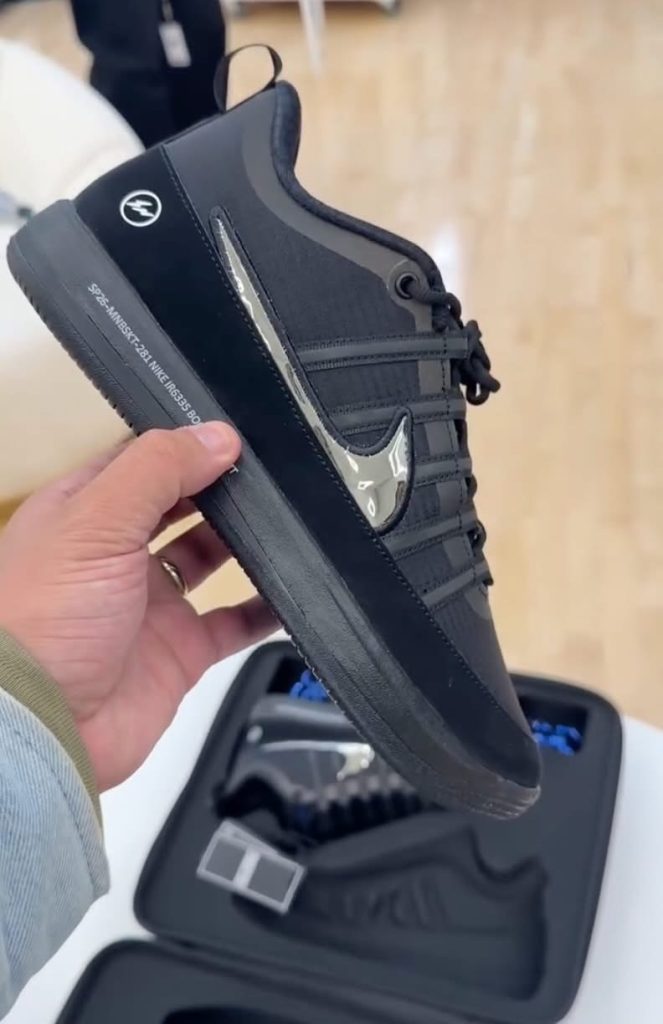 閃電降臨!藤原浩與 Devin Booker 驚喜現身 Crenshaw 發表限定聯名 閃電降臨!藤原浩與 Devin Booker 驚喜現身 Crenshaw 發表限定聯名