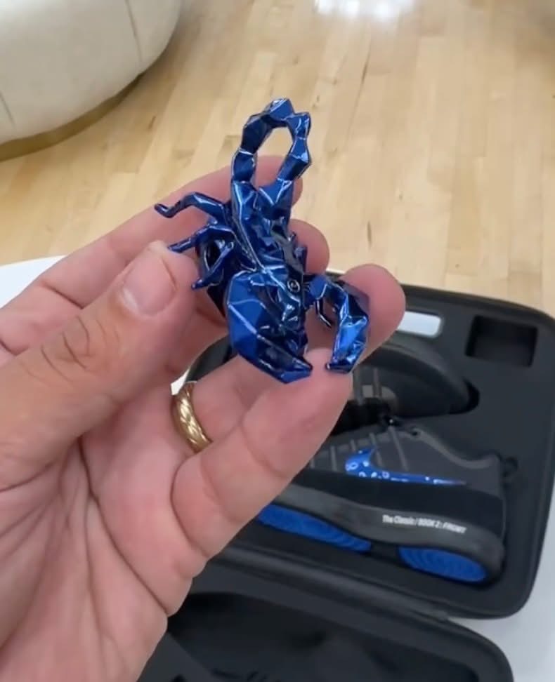 閃電降臨!藤原浩與 Devin Booker 驚喜現身 Crenshaw 發表限定聯名 閃電降臨!藤原浩與 Devin Booker 驚喜現身 Crenshaw 發表限定聯名