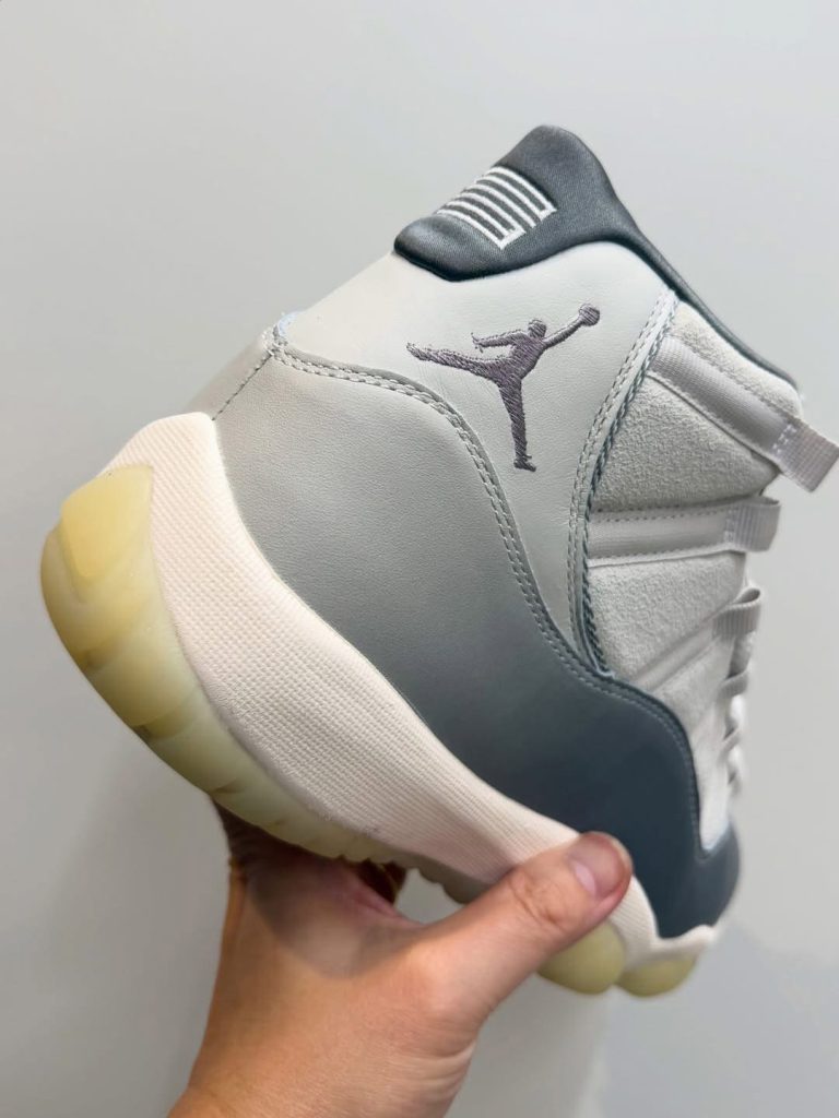 日本限定!atmos 總監小島奉文親揭 Air Jordan 11 “Sukajan” 橫須賀刺繡神作 日本限定!atmos 總監小島奉文親揭 Air Jordan 11 “Sukajan” 橫須賀刺繡神作