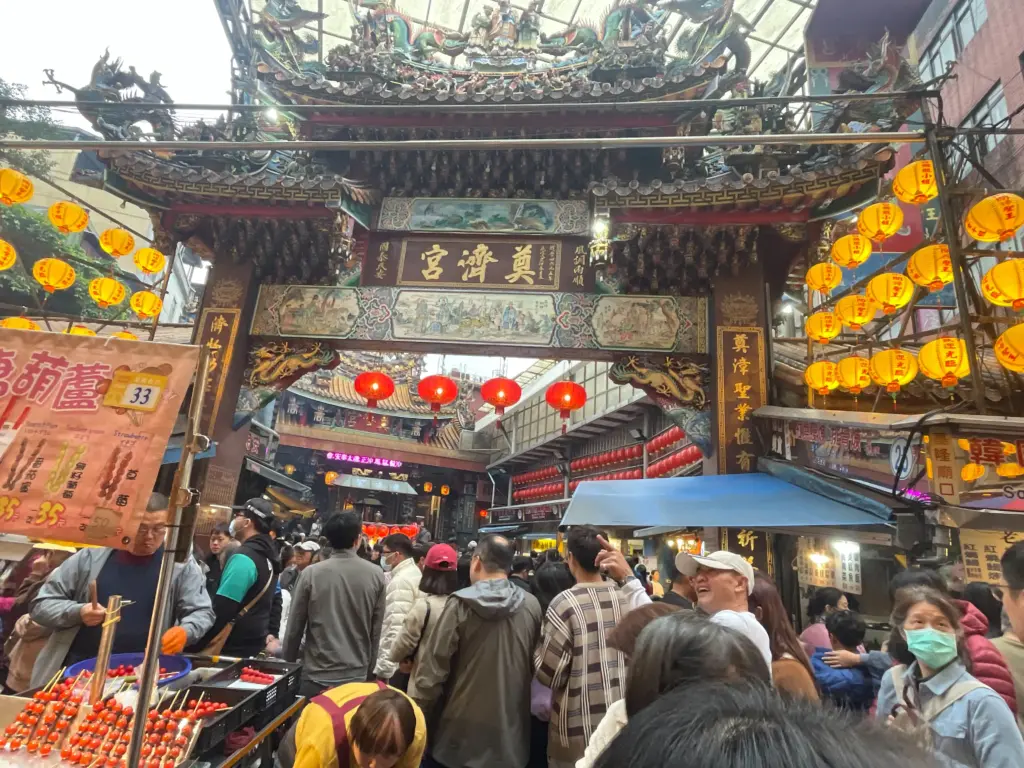 基隆愛四路夜市嚐美食 春節不打烊熱鬧迎新年 基隆愛四路夜市嚐美食 春節不打烊熱鬧迎新年