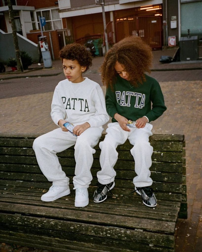 Patta 波浪再現!SS26 童裝系列登場,聯名 Air Max 1「亮橙」官圖釋出 Patta 波浪再現!SS26 童裝系列登場,聯名 Air Max 1「亮橙」官圖釋出