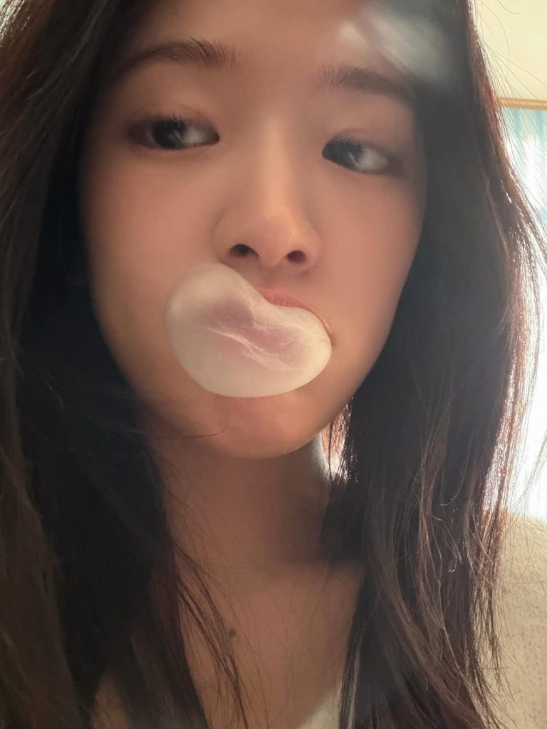 IVE俞真華麗回歸!第二張專輯《REVIVE+》明日強勢登場 IVE俞真華麗回歸!第二張專輯《REVIVE+》明日強勢登場