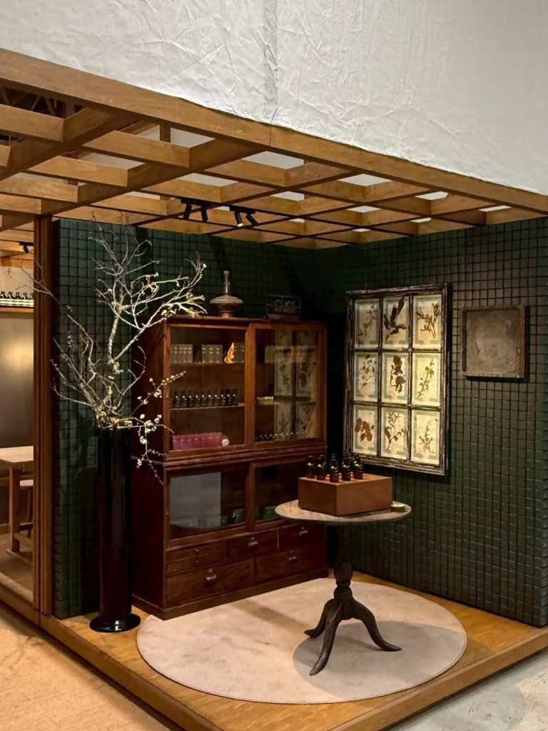 東京SKAC複合空間:Aesop「七間房」藝術展,致敬小津安二郎美學 東京SKAC複合空間:Aesop「七間房」藝術展,致敬小津安二郎美學