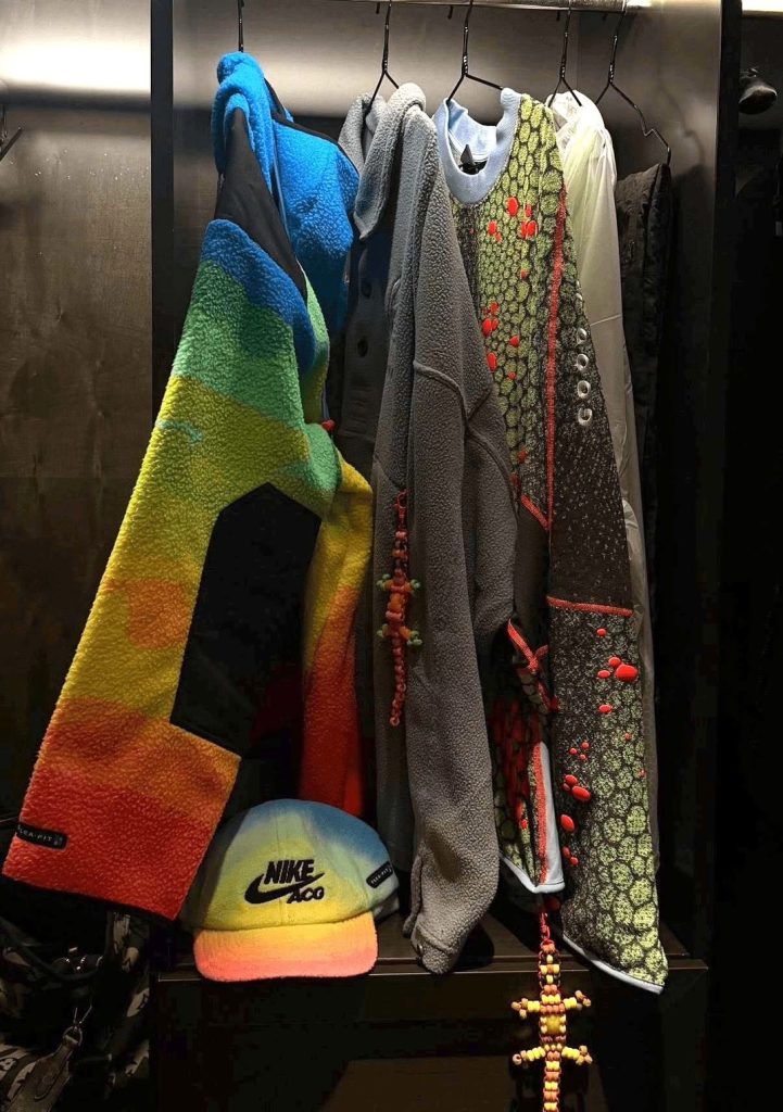 CPFM x Nike ACG 聯名曝光:熱感連帽衫與蜥蜴包引爆機能美學 CPFM x Nike ACG 聯名曝光:熱感連帽衫與蜥蜴包引爆機能美學