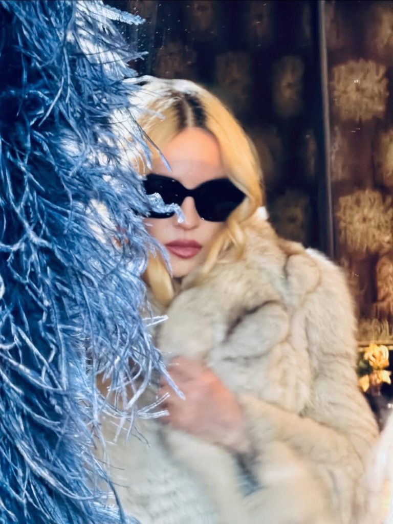 流行天后瑪丹娜強勢回歸:新輯《工業福音》揭開靈魂救贖序幕 流行天后瑪丹娜強勢回歸:新輯《工業福音》揭開靈魂救贖序幕