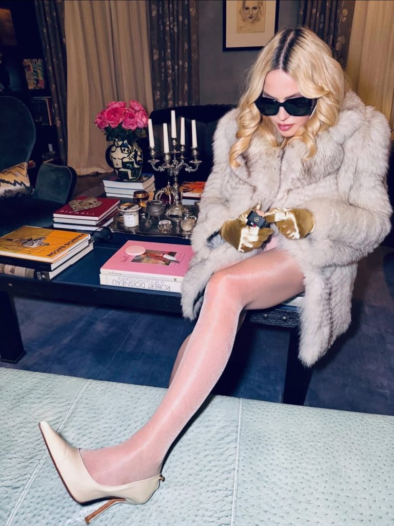 流行天后瑪丹娜強勢回歸:新輯《工業福音》揭開靈魂救贖序幕 流行天后瑪丹娜強勢回歸:新輯《工業福音》揭開靈魂救贖序幕