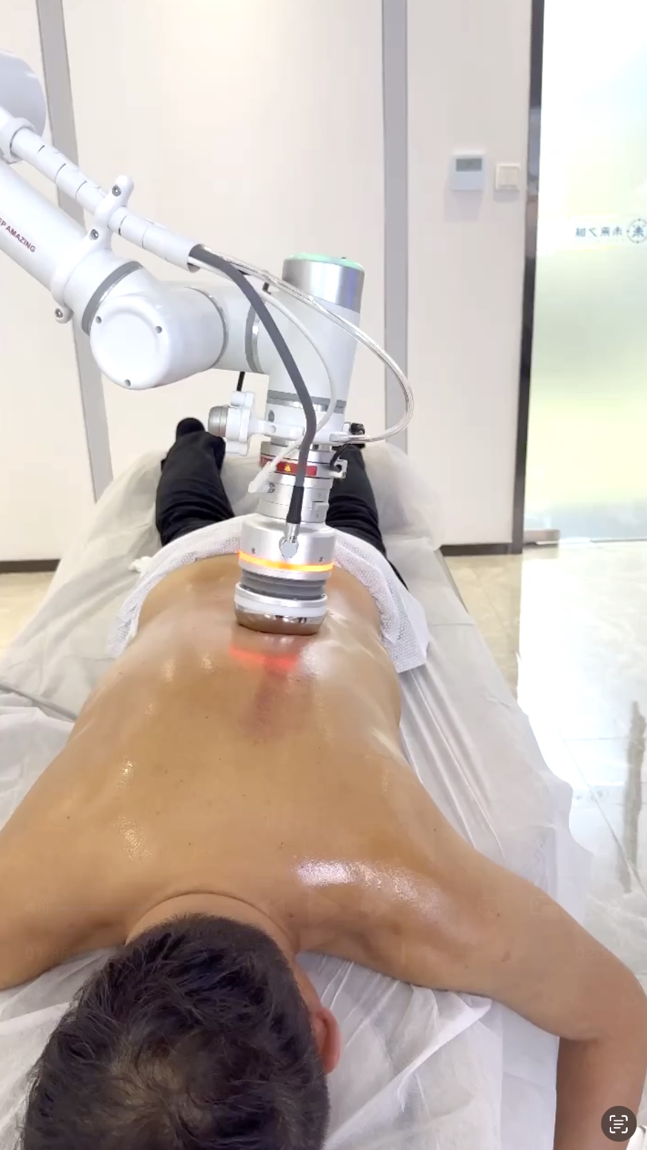 AI 浪潮席捲美業 旻展化粧攜手群創打造智慧美業新標竿 AI 浪潮席捲美業 旻展化粧攜手群創打造智慧美業新標竿