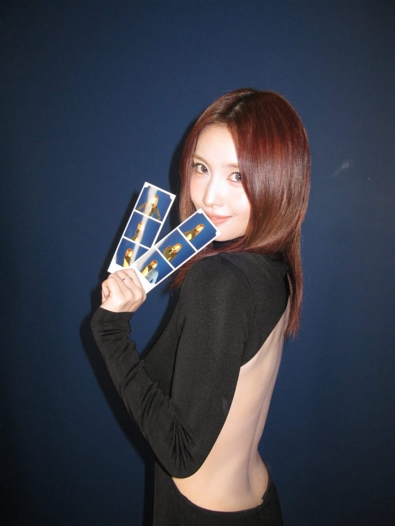 TWICE 首個小分隊 MISAMO 華麗登場:MOMO 溫情致謝《PLAY》首聽會 TWICE 首個小分隊 MISAMO 華麗登場:MOMO 溫情致謝《PLAY》首聽會