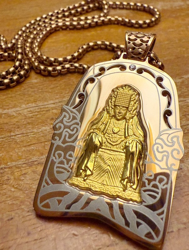 白沙屯媽祖進香4月起駕 「粉紅超跑 黃金墜飾」信仰守護之作 白沙屯媽祖進香4月起駕 「粉紅超跑 黃金墜飾」信仰守護之作