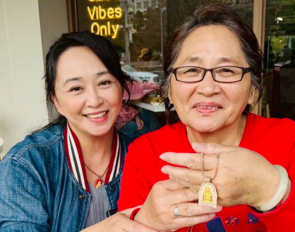 白沙屯媽祖進香4月起駕 「粉紅超跑 黃金墜飾」信仰守護之作 白沙屯媽祖進香4月起駕 「粉紅超跑 黃金墜飾」信仰守護之作