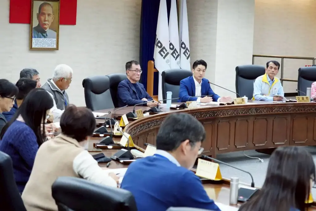 確保民眾安心賞燈回家 蔣萬安部署交安維護措施 確保民眾安心賞燈回家 蔣萬安部署交安維護措施