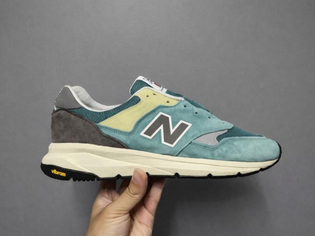 苗栗球鞋專業護理 氧化黃化還原 找回老鞋的第二生命 苗栗球鞋專業護理 氧化黃化還原 找回老鞋的第二生命