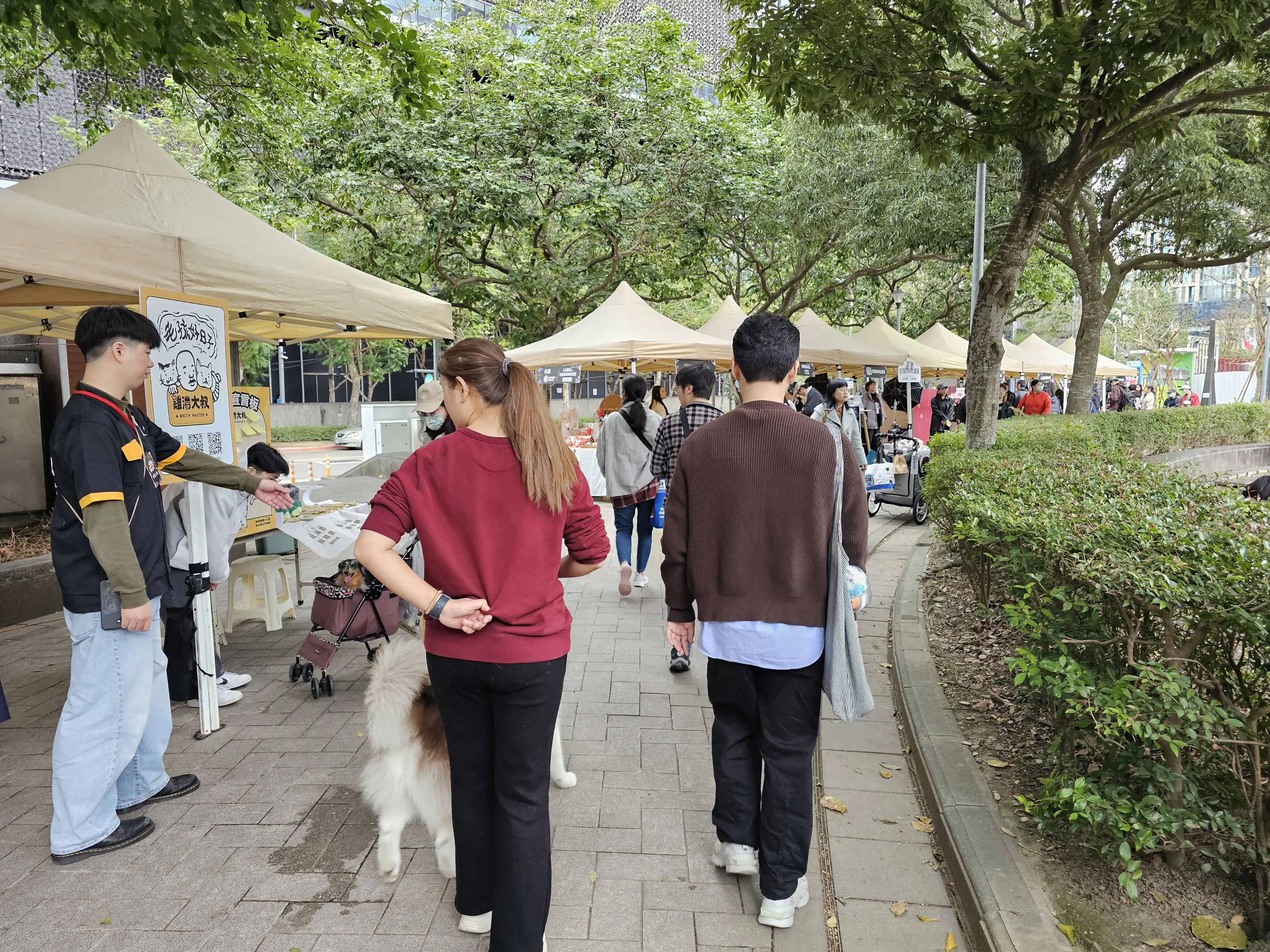 年前最暖尾牙!北市「寵物尾牙」市集熱鬧登場 免費健診、疫苗守護毛孩迎新年 年前最暖尾牙!北市「寵物尾牙」市集熱鬧登場 免費健診、疫苗守護毛孩迎新年